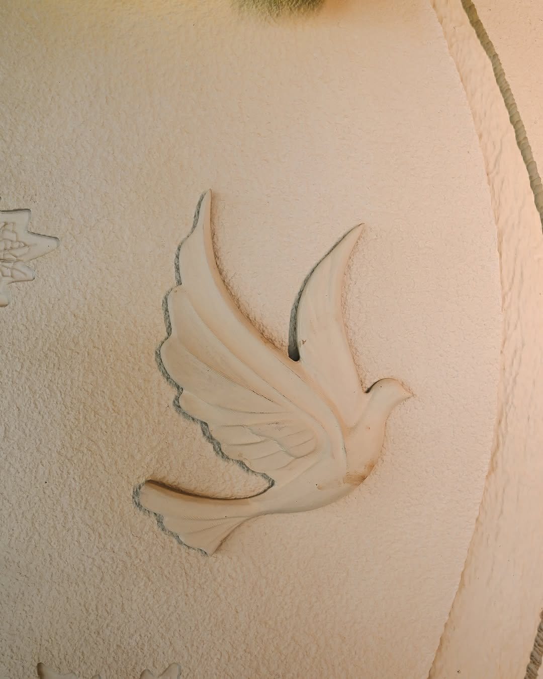 Elegant gold leaf DIY accent canvas