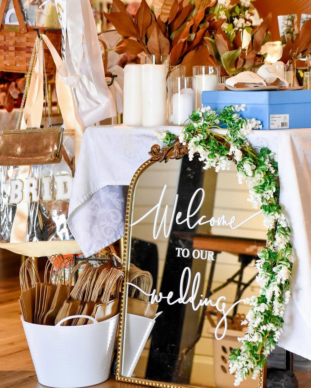 decorated mason jars with lace and ribbon