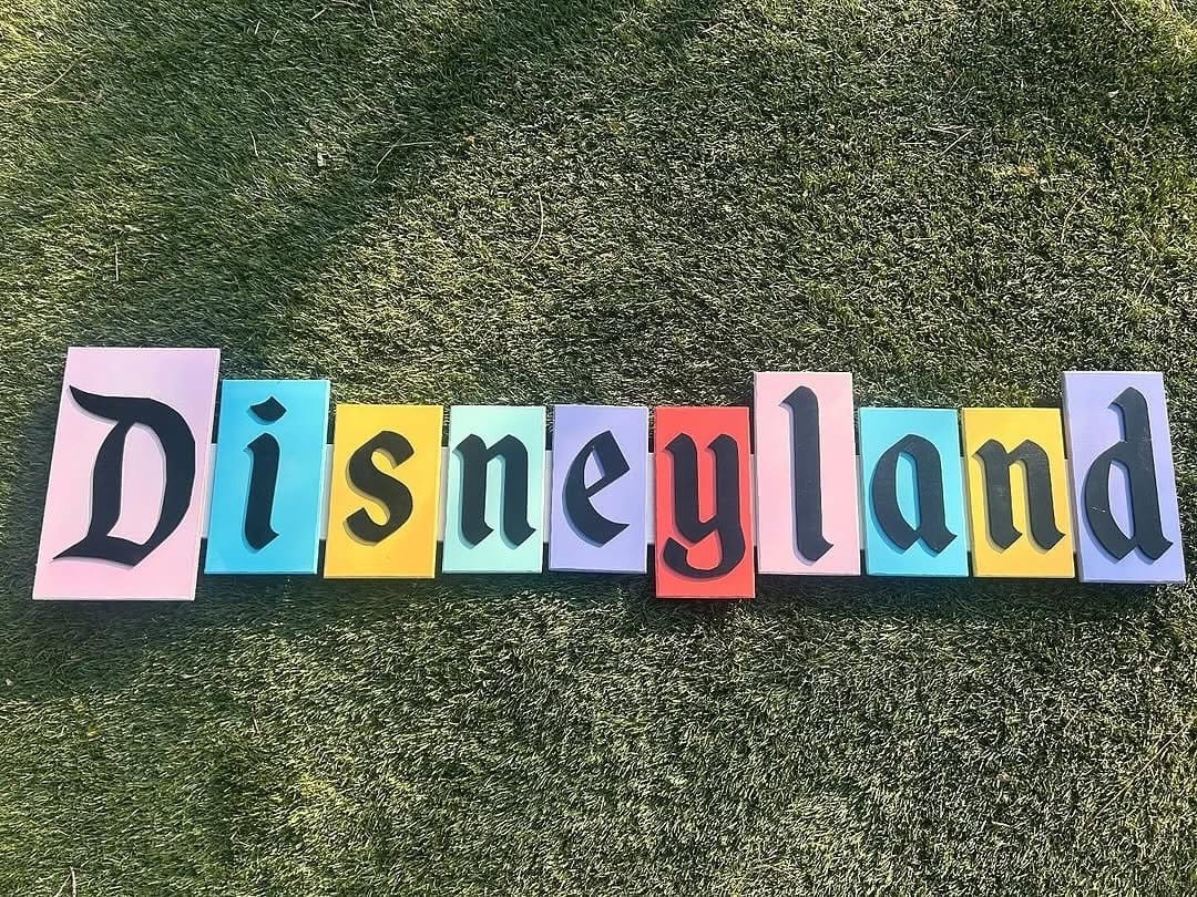Charming DIY market wall sign