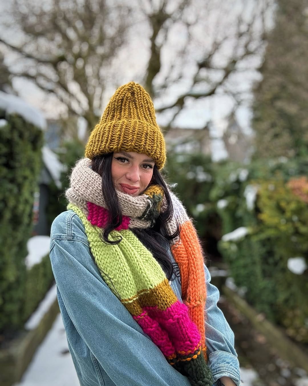 knitted scarf with chunky yarn