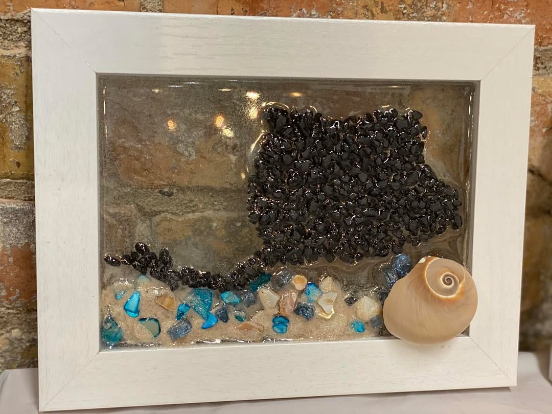 handmade picture frame with seashells