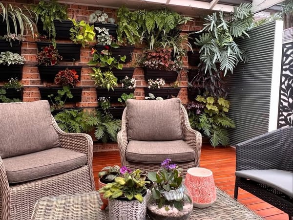 25 Creative Vertical Balcony Herb Garden Ideas