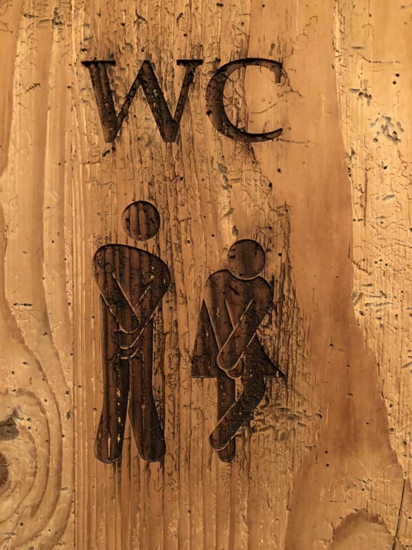 15 Creative Upcycled Pallet Wood Wall Art Ideas